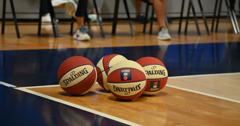 Anadolu Efes, Fenerbahçe'yi Sahasında Yenerek Seride 2-1'e Yükselmişti — 4. Maç İçin Kritik Randevu