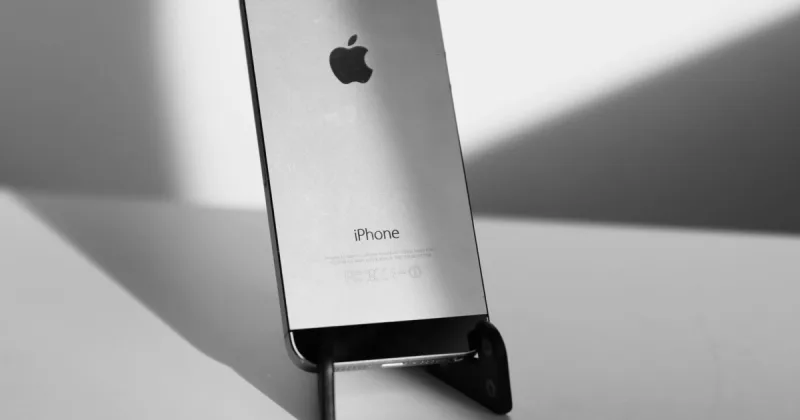 Apple, iPhone kullanıcılarına kendi duvar kâğıdı tasarım aracını sundu