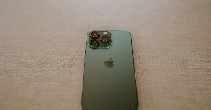 Apple, küresel akılı telefon pazarının daralmasına rağmen iPhone üretimini yüzde 20 artırdı