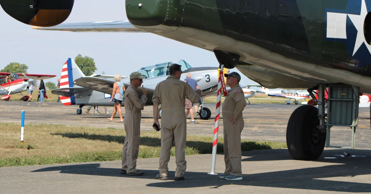 b 52 bomber plane crashes