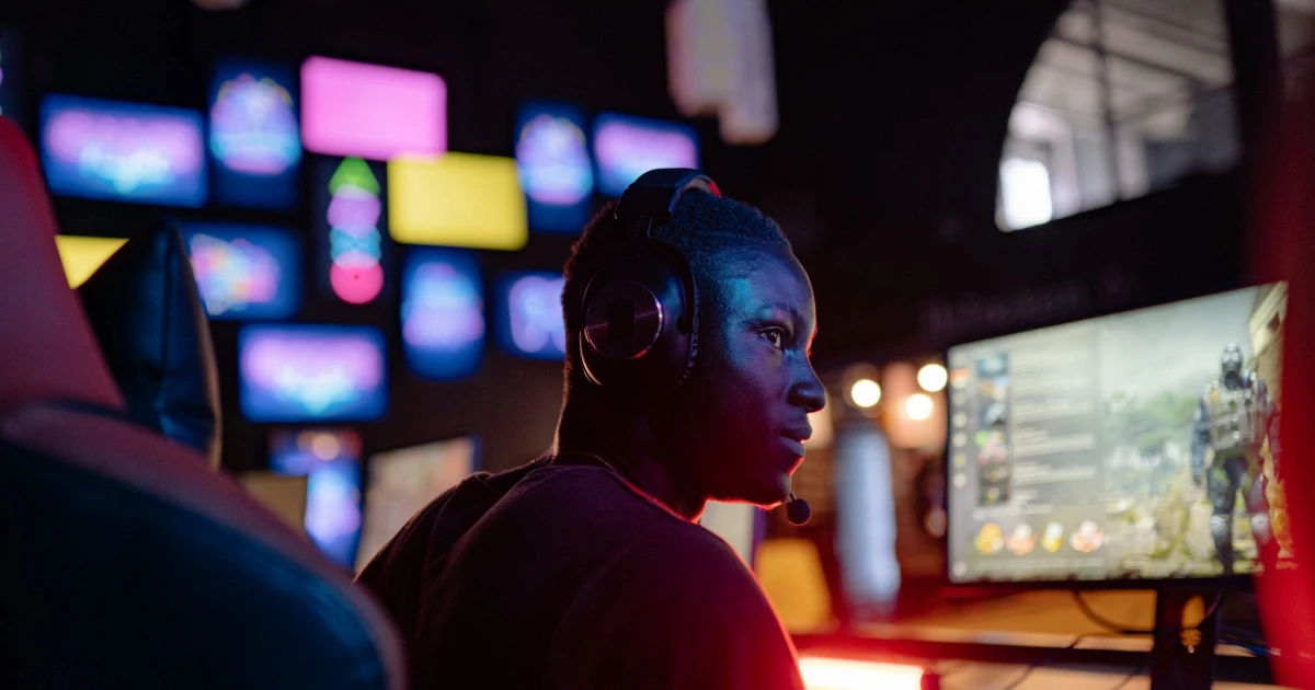 oyun reklamları, Electronic Arts, oyun endüstrisi, reklam stratejisi, gelir modeli, oyun içi ilan, esports