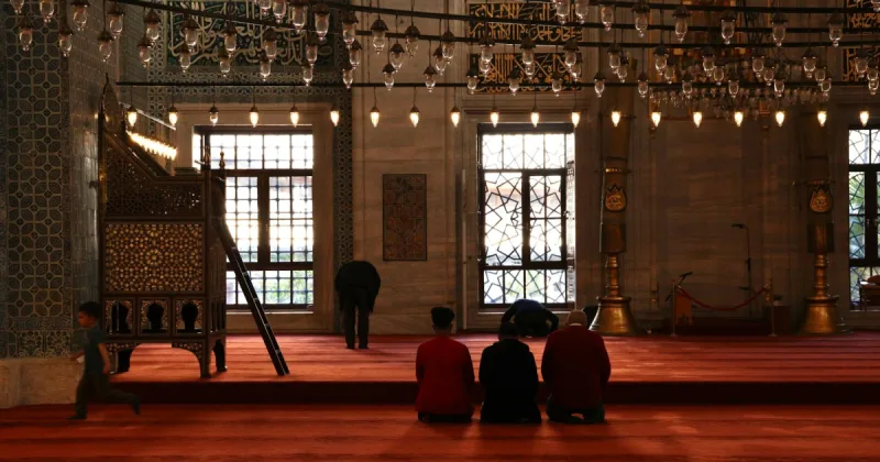 İstanbul Cuma Namazı Saati 5 Haziran'da Saat 13.08'de Kılınacak
