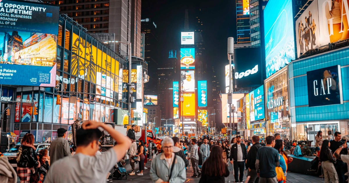 elon musk, yapay zeka, times square, grok, spekulasyon, teknoloji balonu