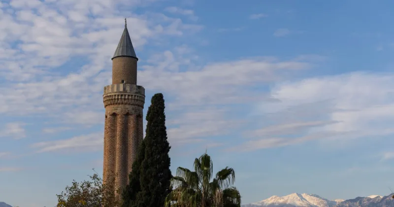 Antalya'da Cuma Namazı Saatleri Belli Oldu, Diyanet İl İl Vakitleri Açıkladı