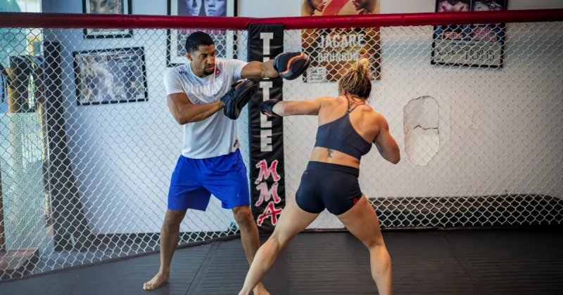 UFC 331 Returns to Los Angeles with Women's Flyweight Matchup Between O'Neill and Moura